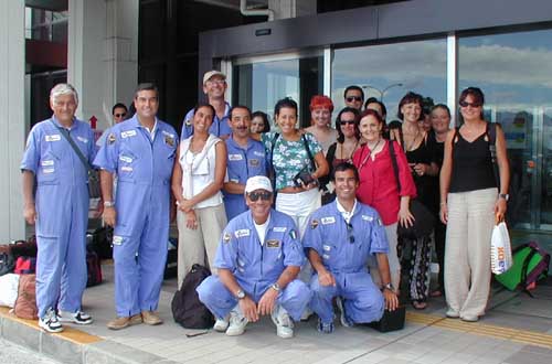 All'aeroporto, con parte del Coro Lirico Toscano di Forte dei Marmi (LU), splendido interprete della pucciniana Madama Butterfly in terra giapponese