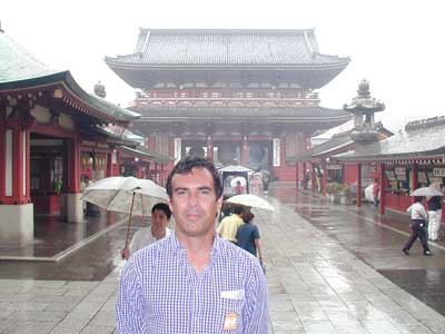 ....E qui all'Asakusa Kannon Temple...Nam-Yoho-Renge-Kyo.....